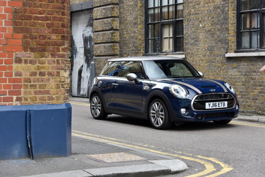  Mini Cooper S Seven 2016 года  (UK) (фото 12 из 30)